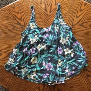 Tropical flowy tank